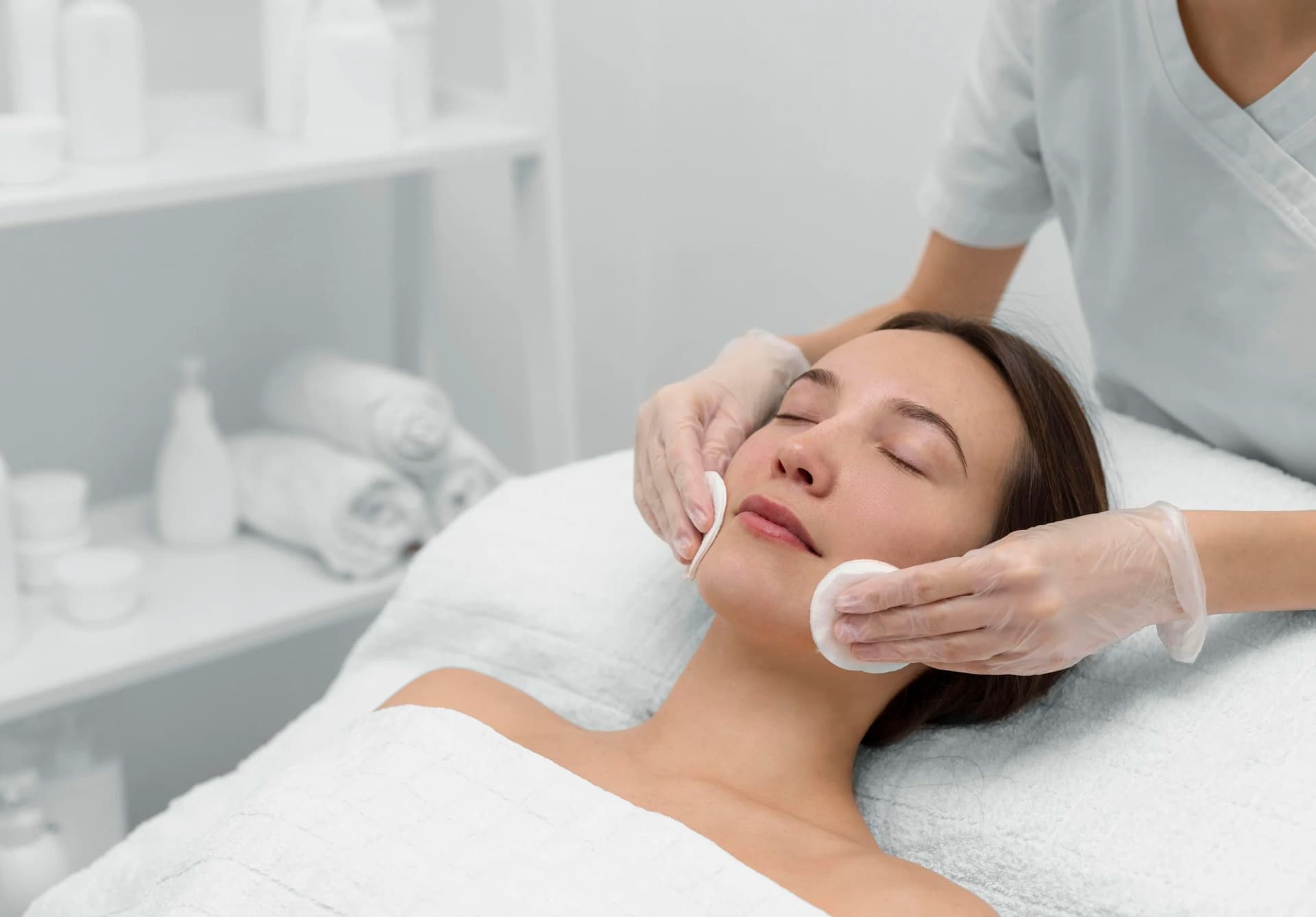 Esthetician Queens NY – Professional Skincare Backed by Expertise