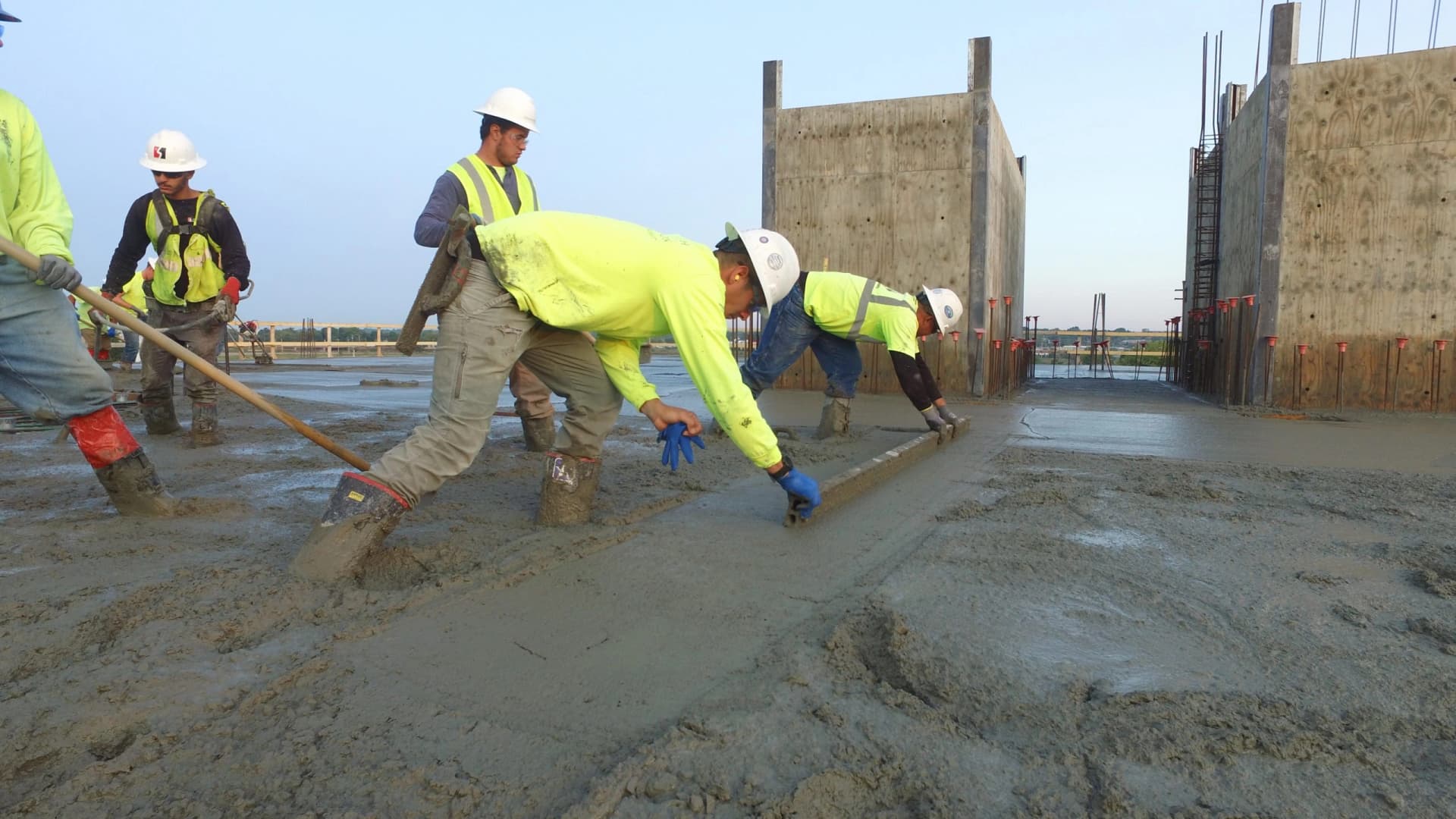 Concrete Construction Safety and Risk Management on Large Commercial Sites