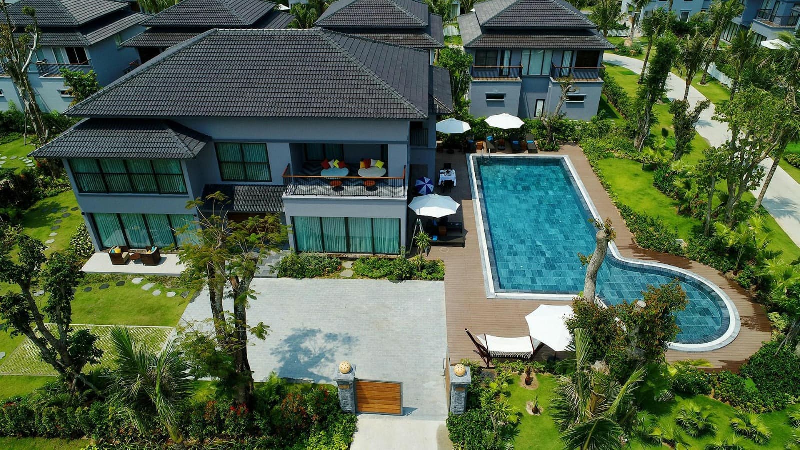 7 Reasons the Best CRM for Real Estate Agents Saves You Time and Money