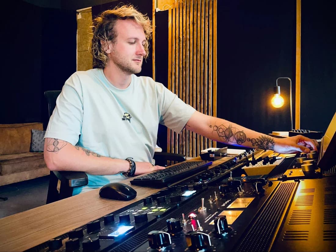 Online Mastering Services for Clean and Powerful Sound