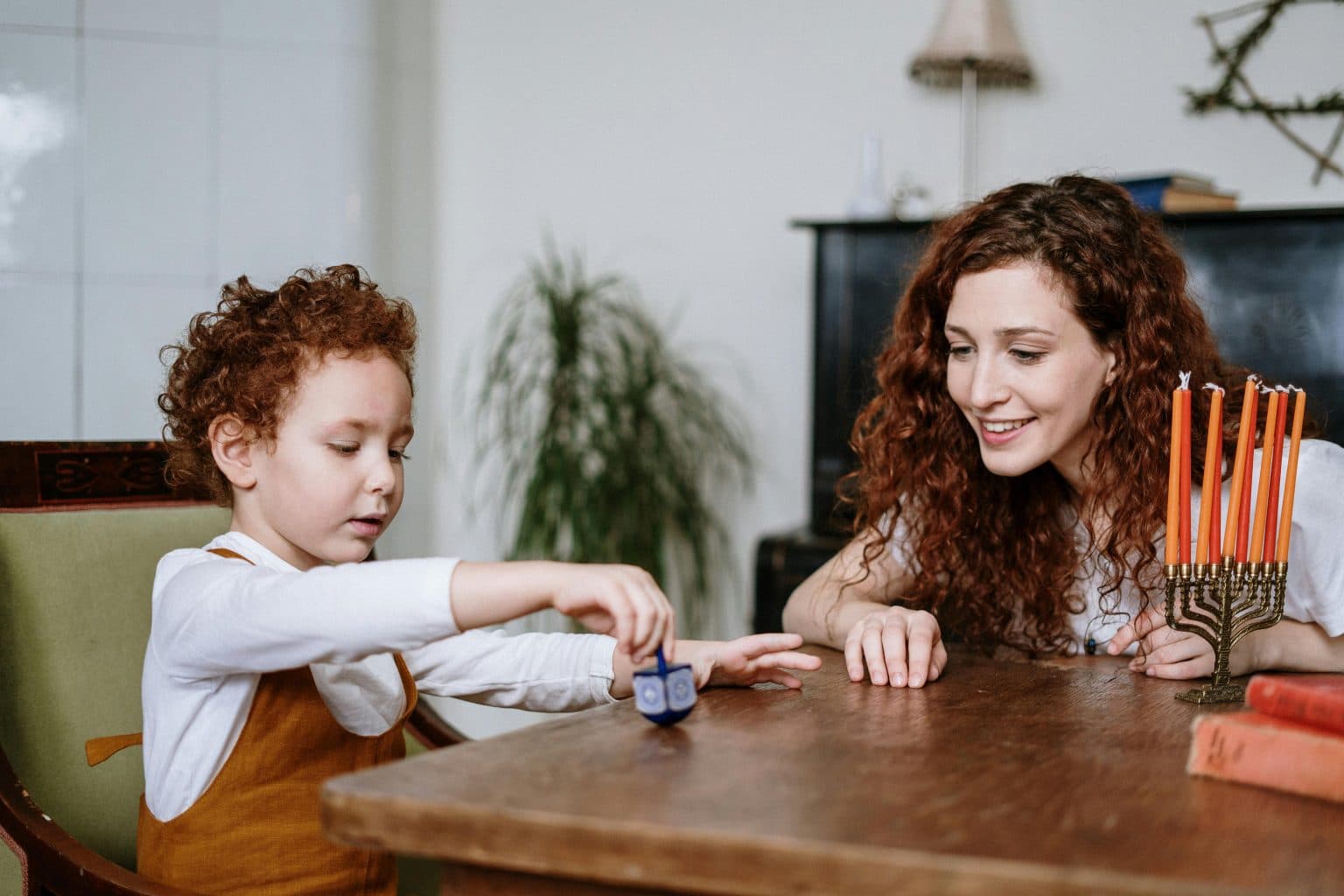 Yaya Middle East Connects You with the Right Nanny Abu Dhabi in Just a Few Taps
