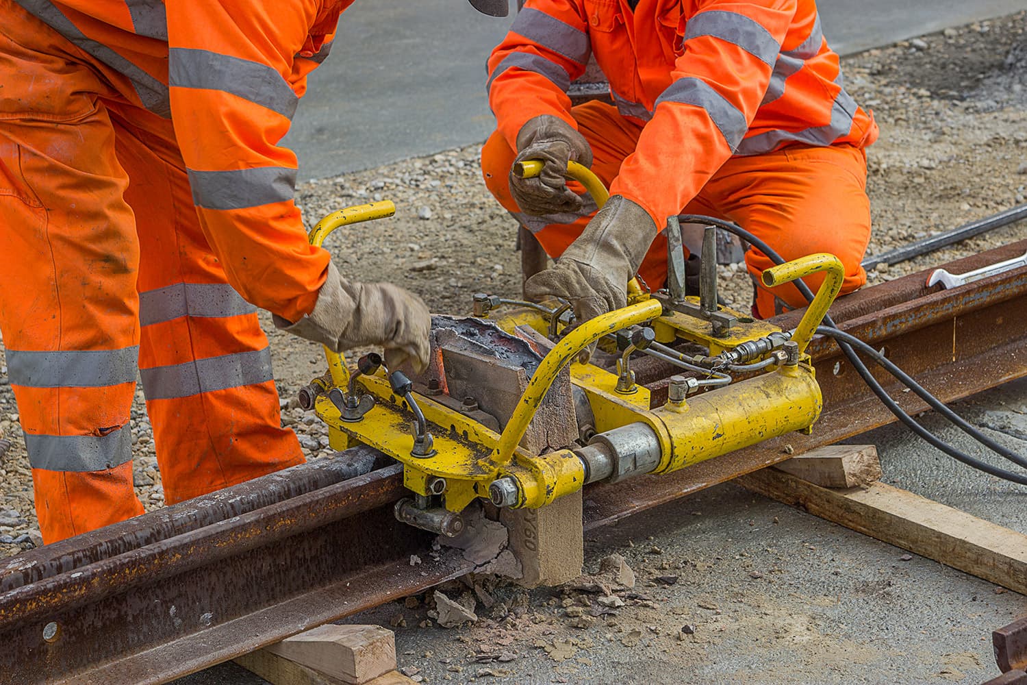 Fast and Efficient Emergency RailroadRepair Solutions for Infrastructure Challenges