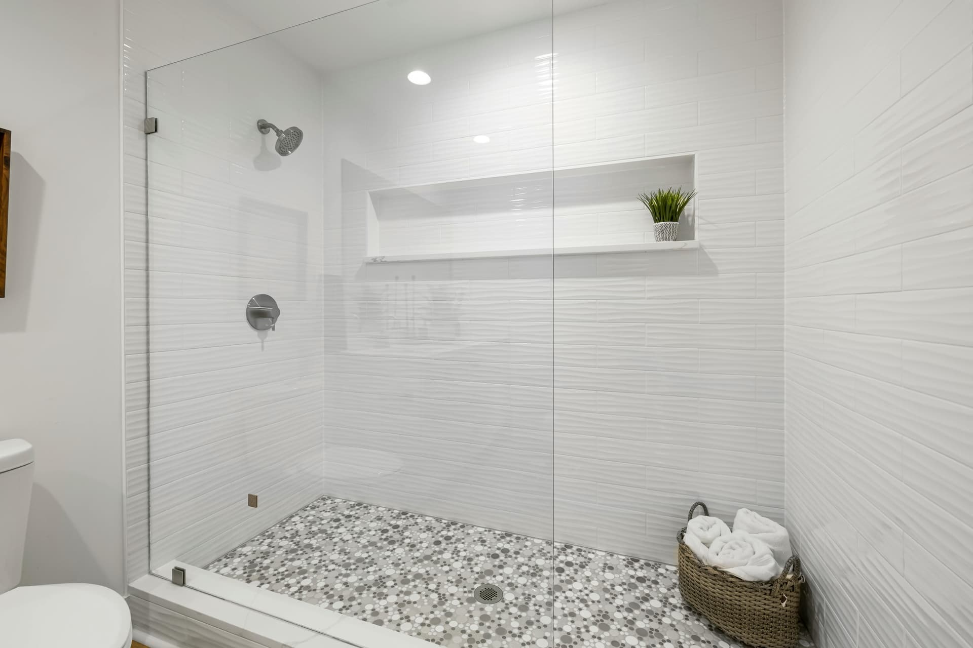 Upgrade Your Bathroom with a Trusted Shower Remodeling Contractor