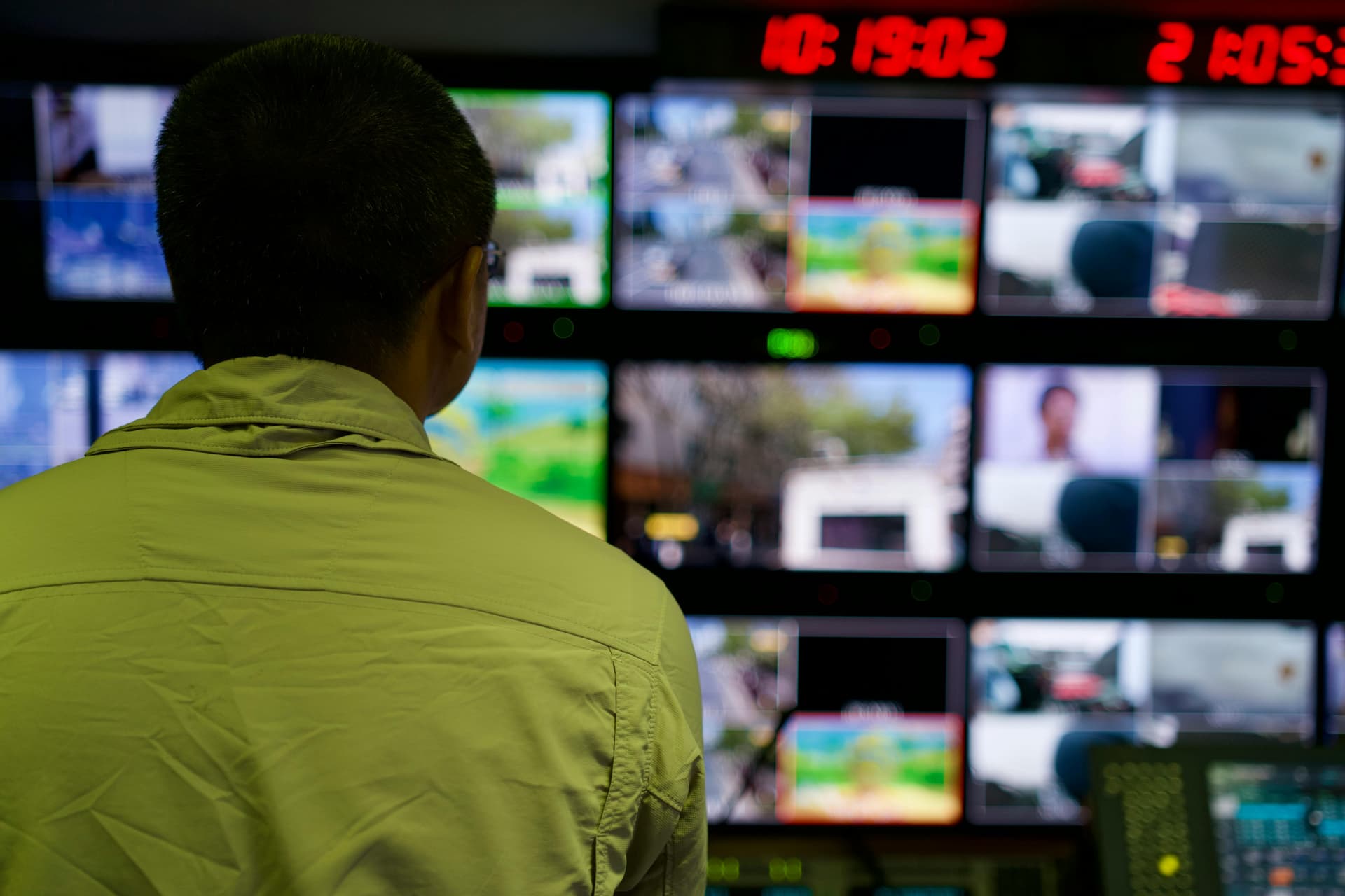 IPTV Free Trial – Enjoy Over 10,000 Channels