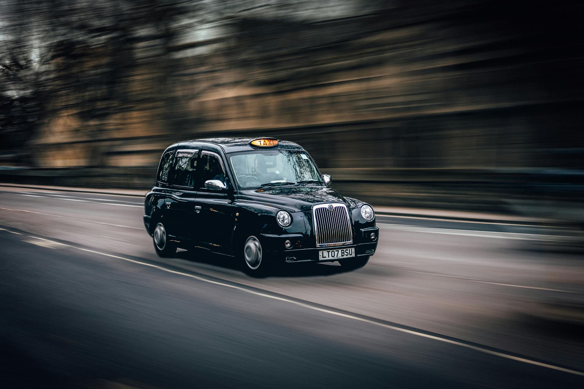 Corporate Airport Transfer with Meet and Greet: Punctuality Meets Luxury