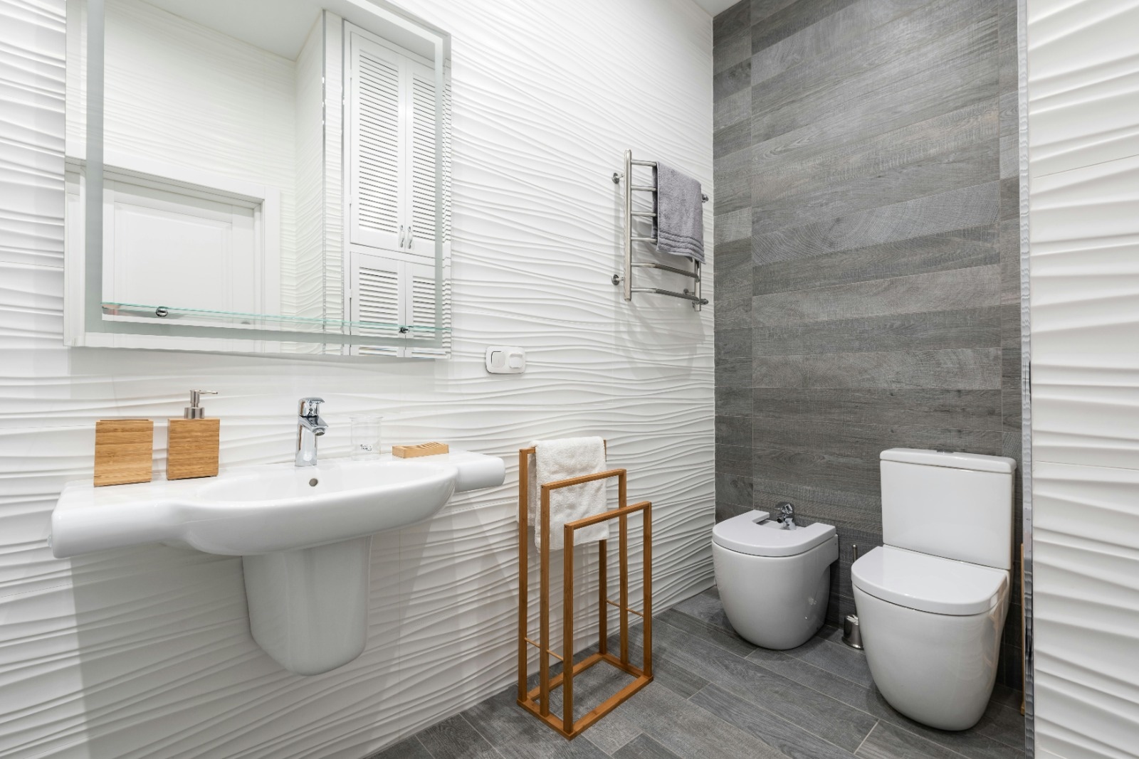 Bathroom Remodeler Known for Timely Completion