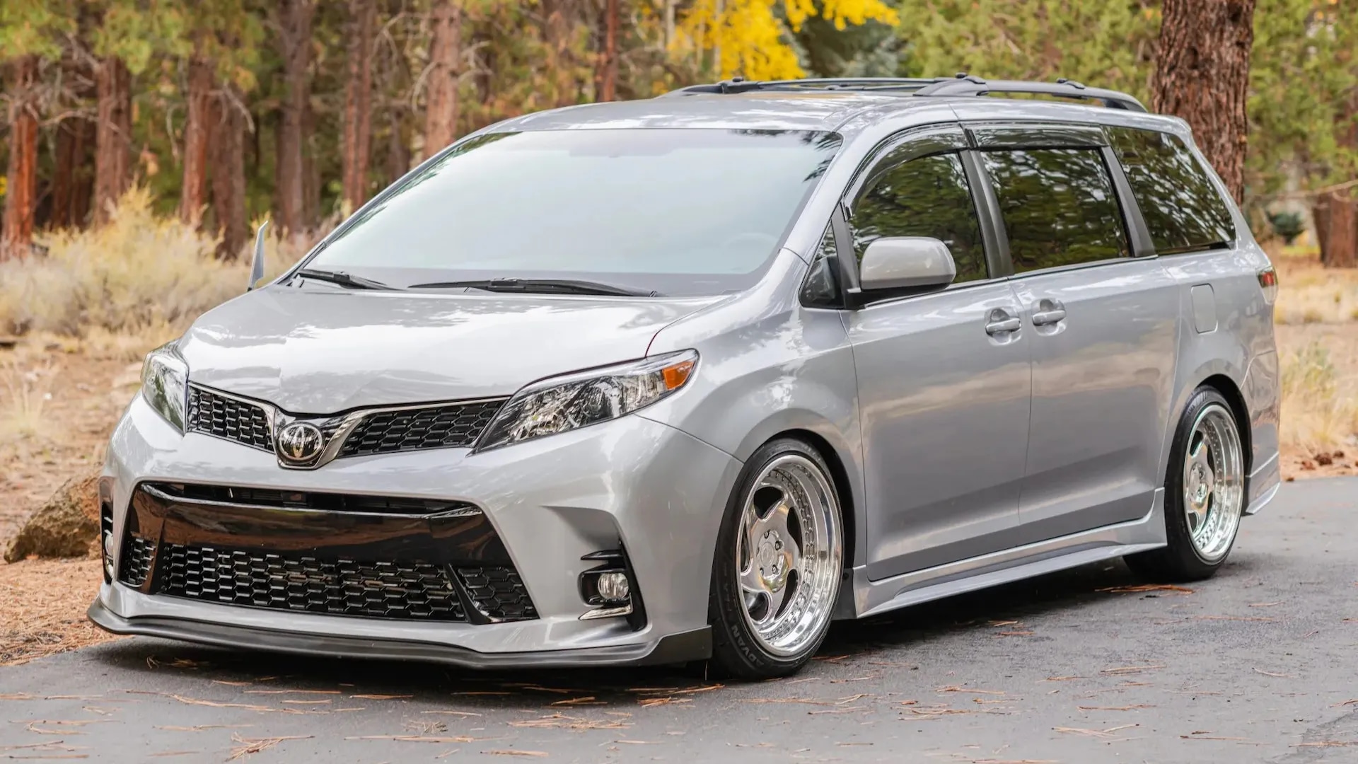Modified Toyota Sienna Showcases: From Factory to Executive MPV