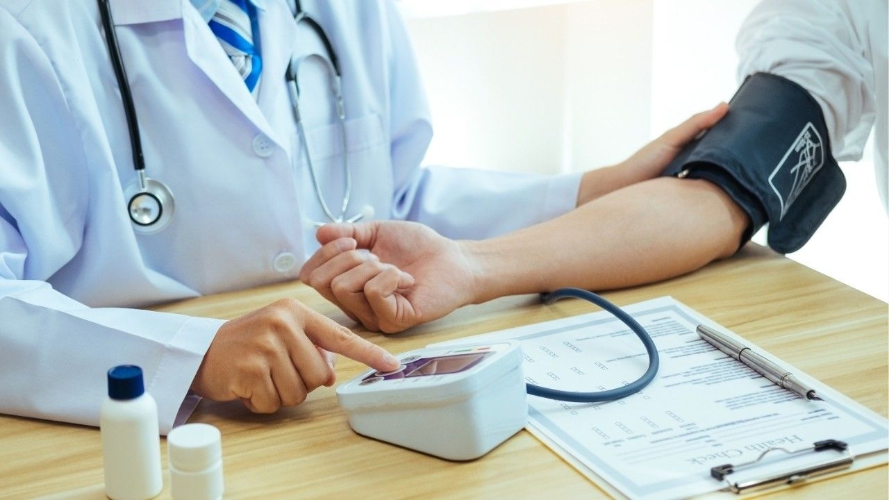 How To Calculate Your Ideal Calorie Intake For Cellular Health
