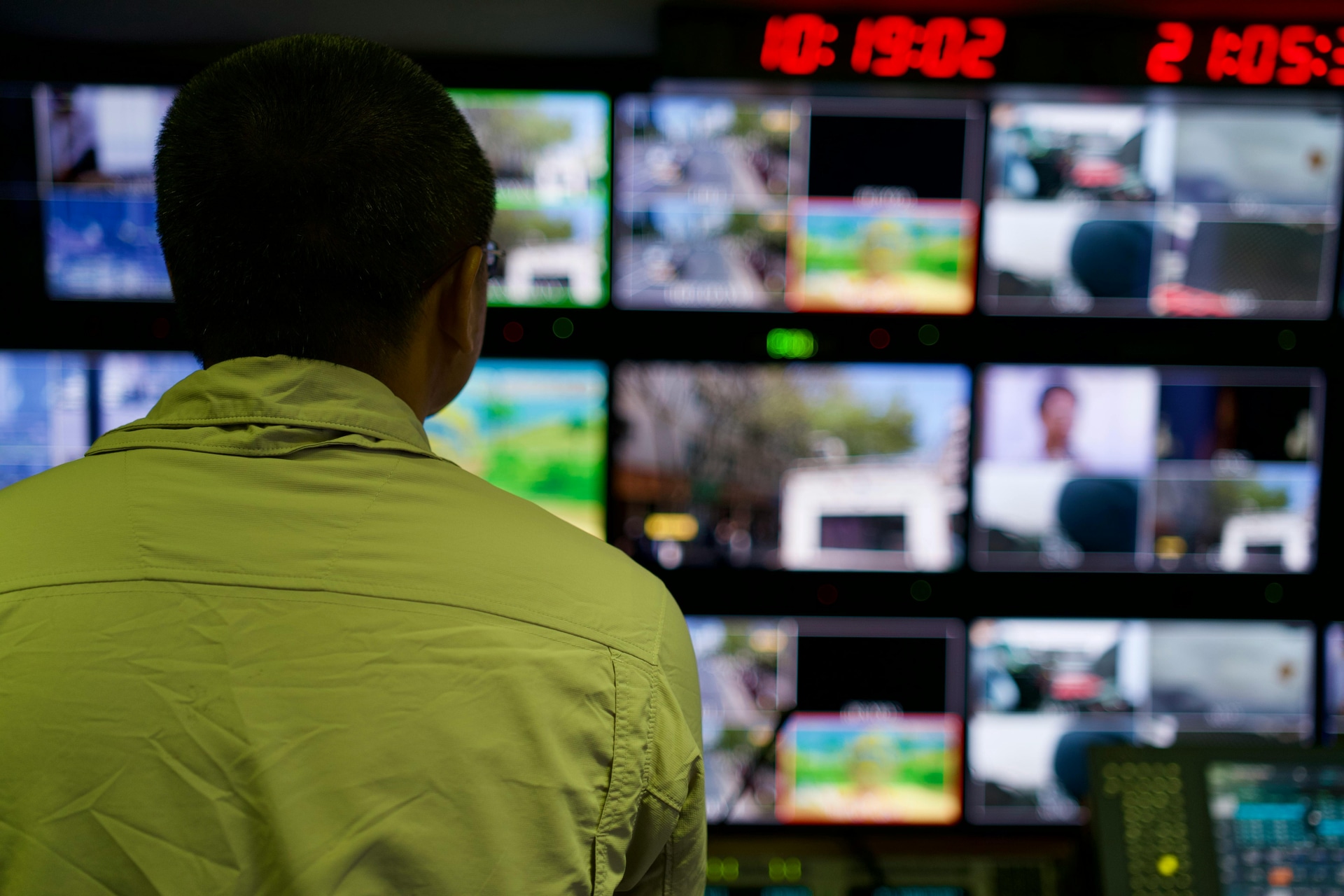 IPTV Free Trial – Enjoy Over 10,000 Channels