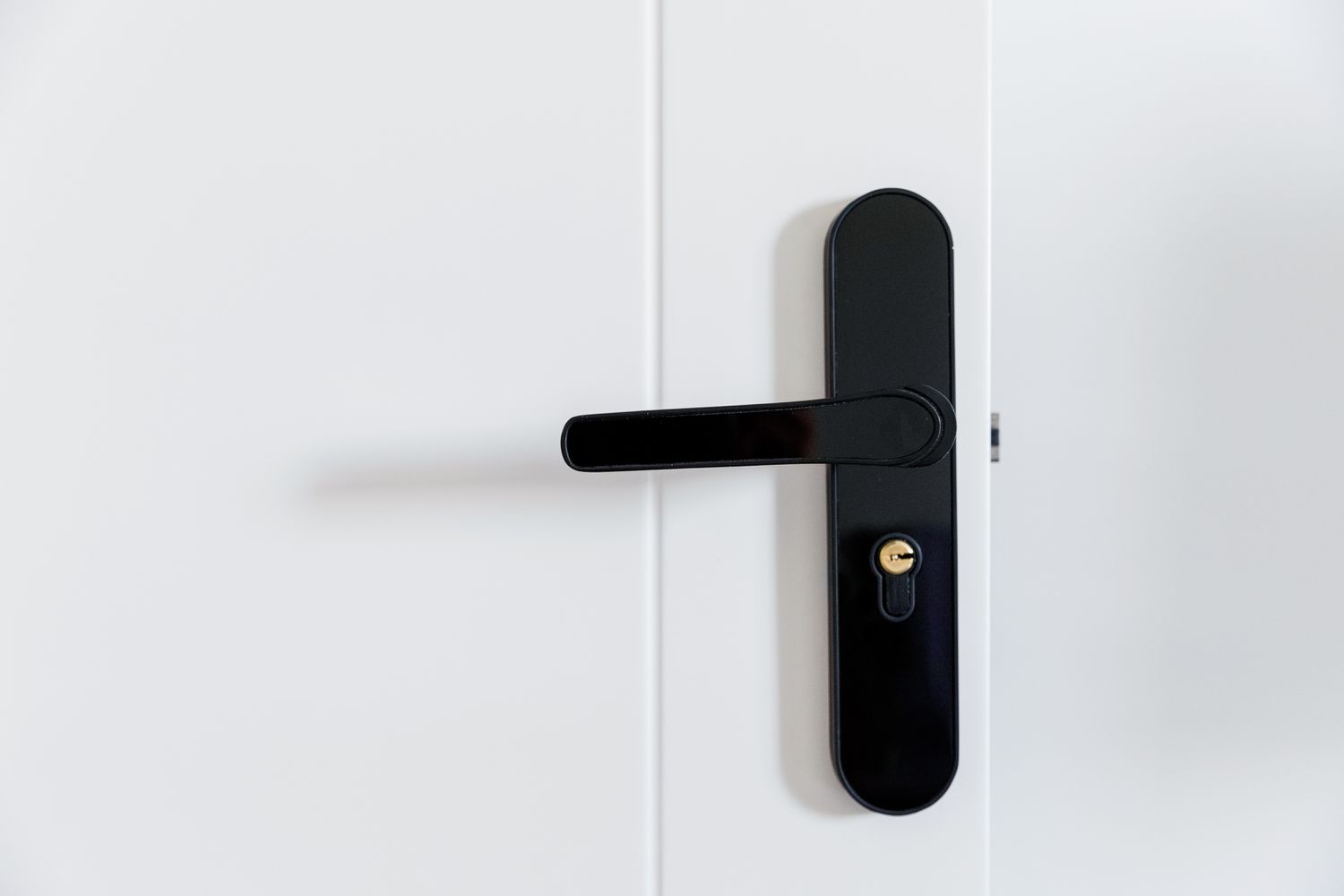 7 E-Commerce Sites with the Best Commercial Door Hardware Inventory