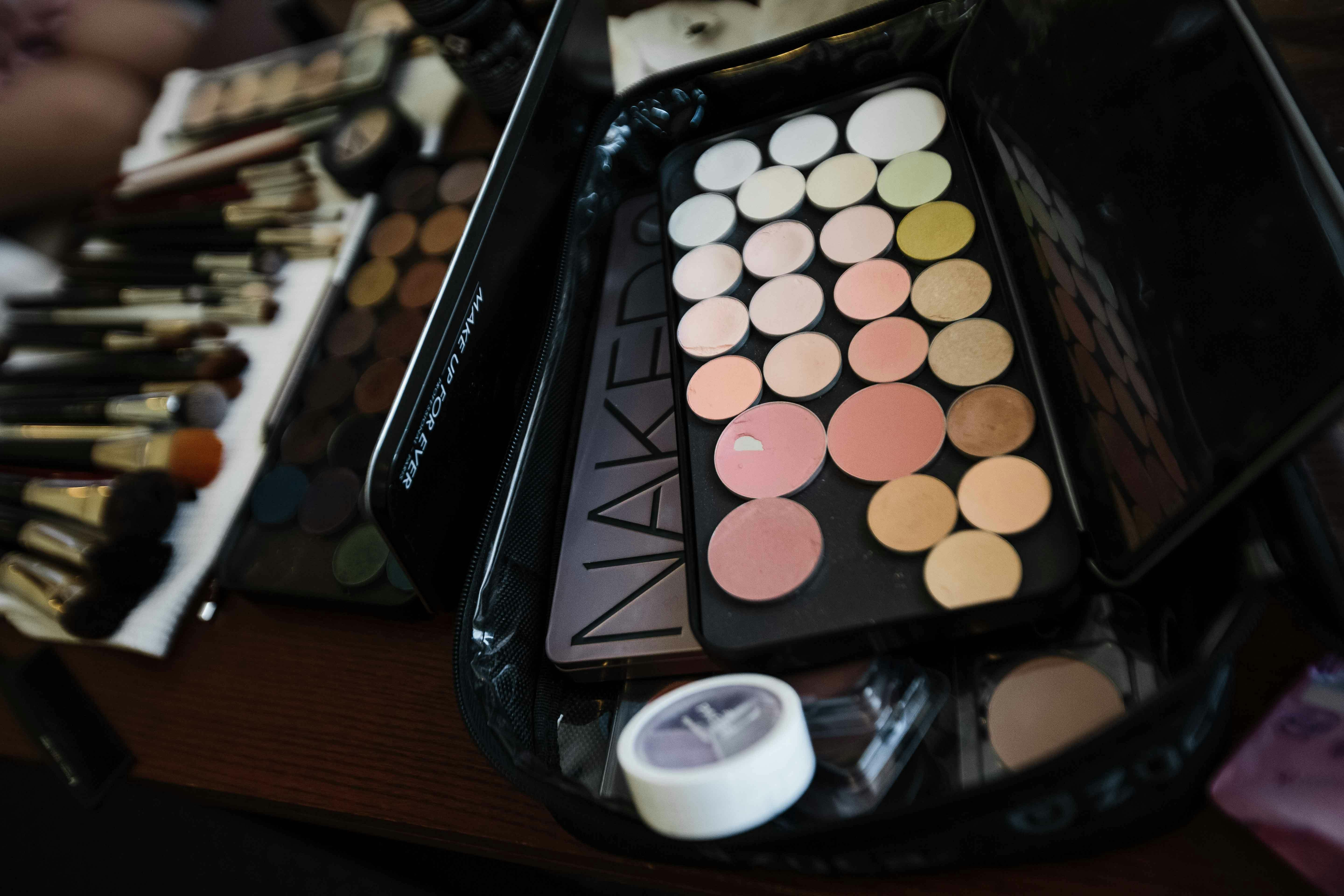 Achieve Natural-Looking Coverage with Hourglass concealer